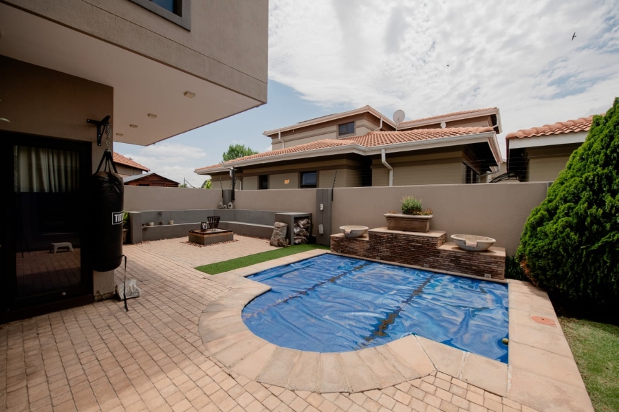 5 Bedroom Property for Sale in Baillie Park North West